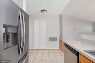 11635 Cavalier Landing Ct, Fairfax, VA 22030 - Photo 17