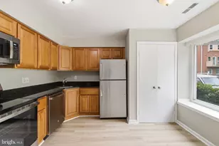 3861 Persimmon Cir, Fairfax, VA 22031 - Photo 15