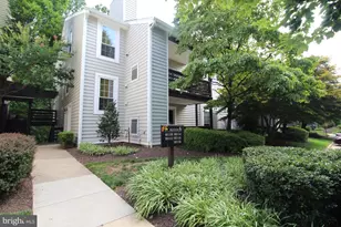 10118 Oakton Terrace Rd, Oakton, VA 22124 - Photo 1