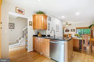 11961 Barrel Cooper Ct, Reston, VA 20191 - Photo 7