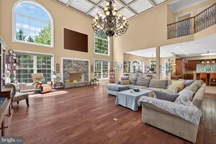 1002 Sherman Ct, Great Falls, VA 22066 - Photo 5