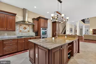 1002 Sherman Ct, Great Falls, VA 22066 - Photo 11