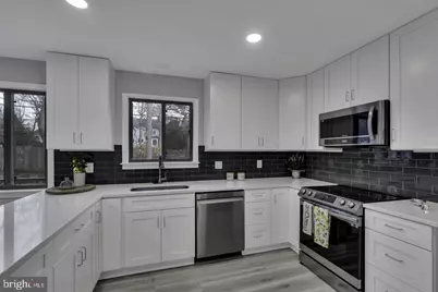 10422 Woodbury Woods Court, Fairfax, VA 22032 - Photo 9