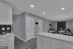 10422 Woodbury Woods Ct, Fairfax, VA 22032 - Photo 11