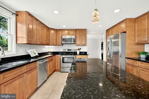 3894 Plum Run Ct, Fairfax, VA 22033 - Photo 15
