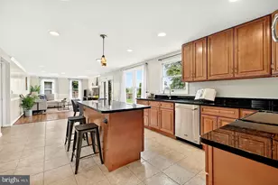 3894 Plum Run Ct, Fairfax, VA 22033 - Photo 11