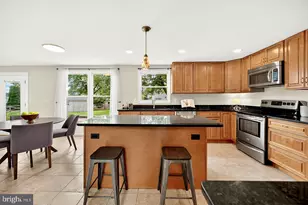 3894 Plum Run Ct, Fairfax, VA 22033 - Photo 13