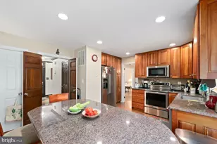 10221 Eagle Landing Ct, Burke, VA 22015 - Photo 9