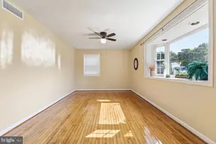 2910 Peyton Randolph Dr, Falls Church, VA 22044 - Photo 17