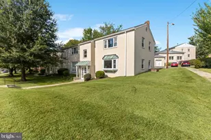 2910 Peyton Randolph Dr, Falls Church, VA 22044 - Photo 11