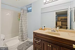 9220 Burnetta Dr, Annandale, VA 22003 - Photo 49