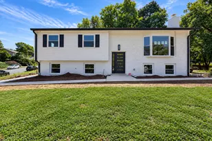 300 Valeview Ct NW, Vienna, VA 22180 - Photo 1