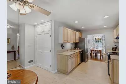 6424 Alloway Court, Springfield, VA 22152 - Photo 7