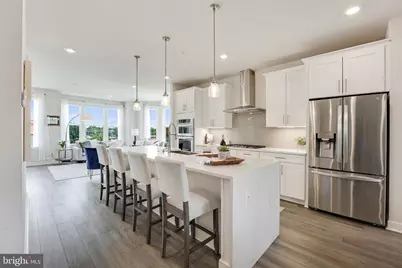 119 Market Square NW #38, Vienna, VA 22180 - Photo 1