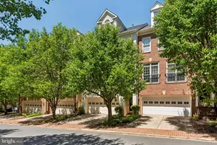 7489 Carriage Hills Dr, McLean, VA 22102 - Photo 3