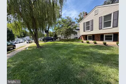 7606 Fallswood Way, Lorton, VA 22079 - Photo 3
