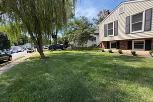 7606 Fallswood Way, Lorton, VA 22079 - Photo 3