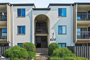 625 Center St, Herndon, VA 20170 - Photo 1