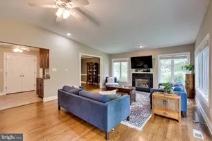 1816 Midlothian Ct, Vienna, VA 22182 - Photo 5
