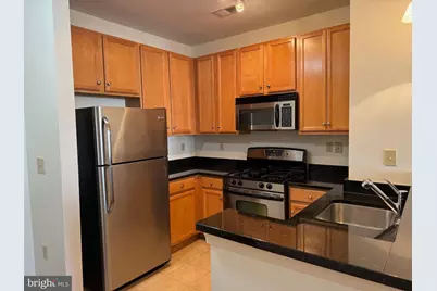 2655 Prosperity Avenue #319, Fairfax, VA 22031 - Photo 5