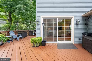 10008 Beacon Pond Ln, Burke, VA 22015 - Photo 5
