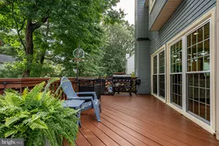 10008 Beacon Pond Ln, Burke, VA 22015 - Photo 11