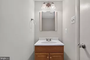13300 Schwenger Pl, Herndon, VA 20170 - Photo 15