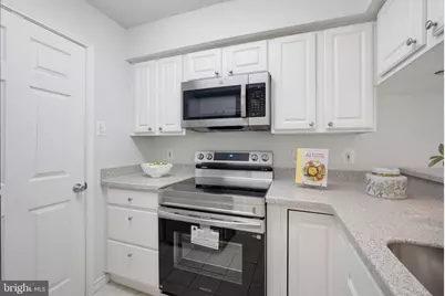 1524 Lincoln Way #407, McLean, VA 22102 - Photo 5