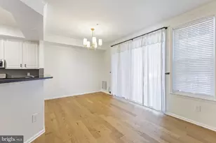 6825 Brindle Heath Way, Alexandria, VA 22315 - Photo 5