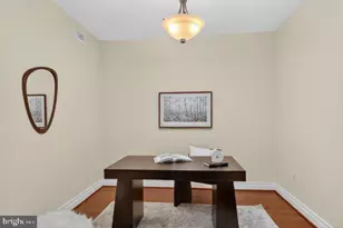 8220 Crestwood Heights Dr, McLean, VA 22102 - Photo 5