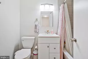 2434 Windbreak Dr, Alexandria, VA 22306 - Photo 17