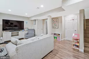 2434 Windbreak Dr, Alexandria, VA 22306 - Photo 21