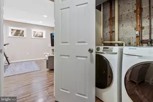2434 Windbreak Dr, Alexandria, VA 22306 - Photo 23