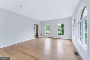 9395 Wolf Trap Creek Ct, Great Falls, VA 22066 - Photo 15