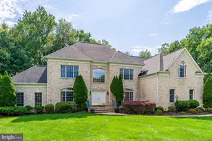 9395 Wolf Trap Creek Ct, Great Falls, VA 22066 - Photo 3