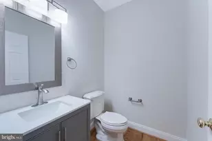 9395 Wolf Trap Creek Ct, Great Falls, VA 22066 - Photo 19