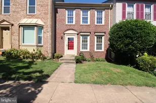 5706 Heritage Crossing Ct, Centreville, VA 20120 - Photo 1
