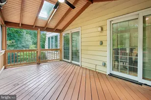 11151 Conestoga Ct, Oakton, VA 22124 - Photo 7