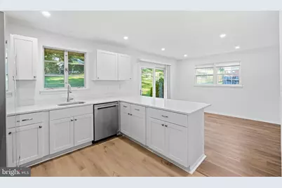 8009 Gosport Lane, Springfield, VA 22151 - Photo 7