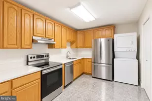 8380 Greensboro Dr, McLean, VA 22102 - Photo 15