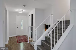 7807 Freehollow Dr, Falls Church, VA 22042 - Photo 3