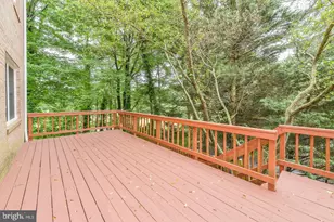 1860 Golf View Ct, Reston, VA 20190 - Photo 27