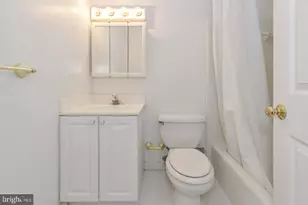 1860 Golf View Ct, Reston, VA 20190 - Photo 19
