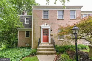1860 Golf View Ct, Reston, VA 20190 - Photo 1