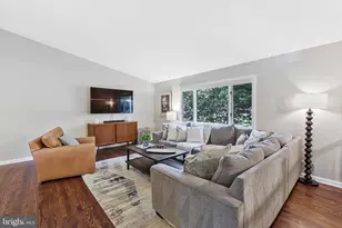 8707 Parry Ln, Alexandria, VA 22308 - Photo 9