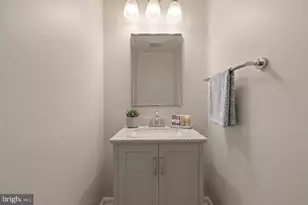 3158 Ellenwood Dr, Fairfax, VA 22031 - Photo 17