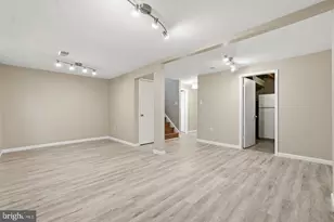 3158 Ellenwood Dr, Fairfax, VA 22031 - Photo 37