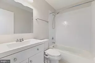 5416 New London Park Dr, Fairfax, VA 22032 - Photo 21