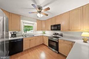 13127 Madonna Ln, Fairfax, VA 22033 - Photo 3