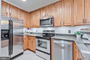 3175 Summit Dr, Oakton, VA 22124 - Photo 13